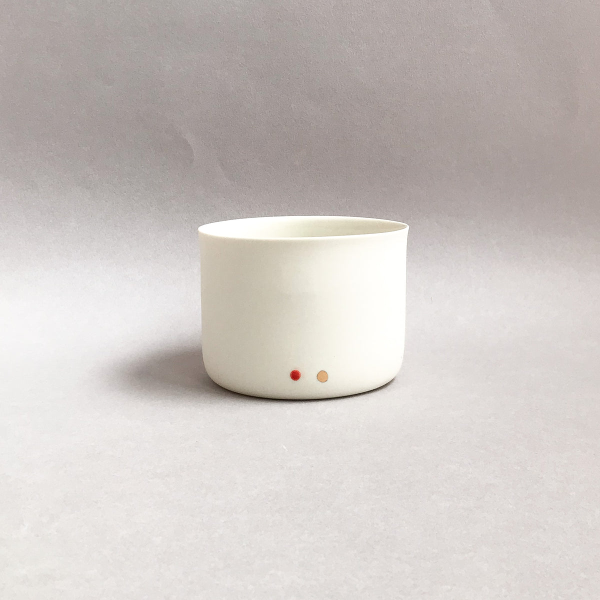 classic M - white/scarlet/gold