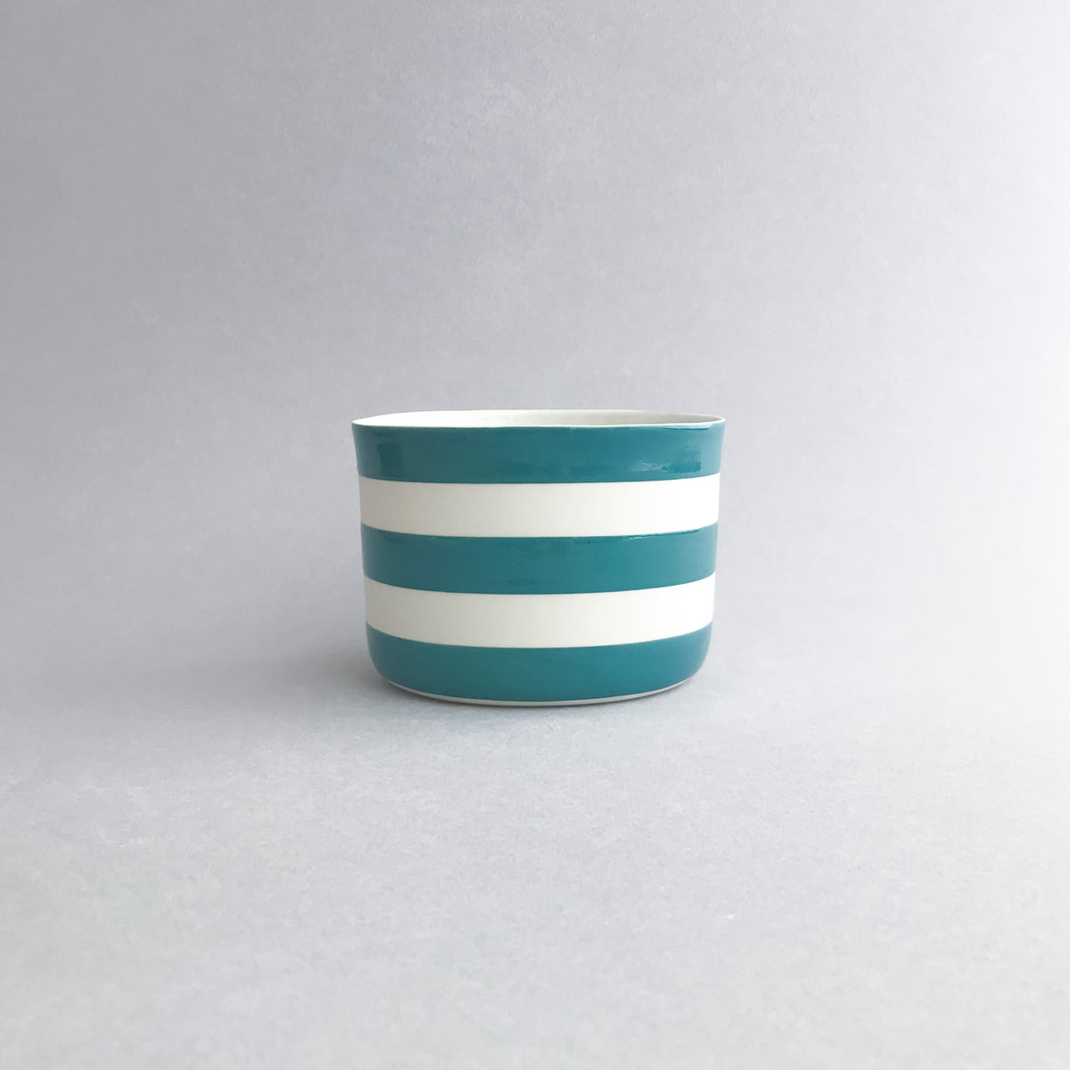 classic M - white/teal - horizontal