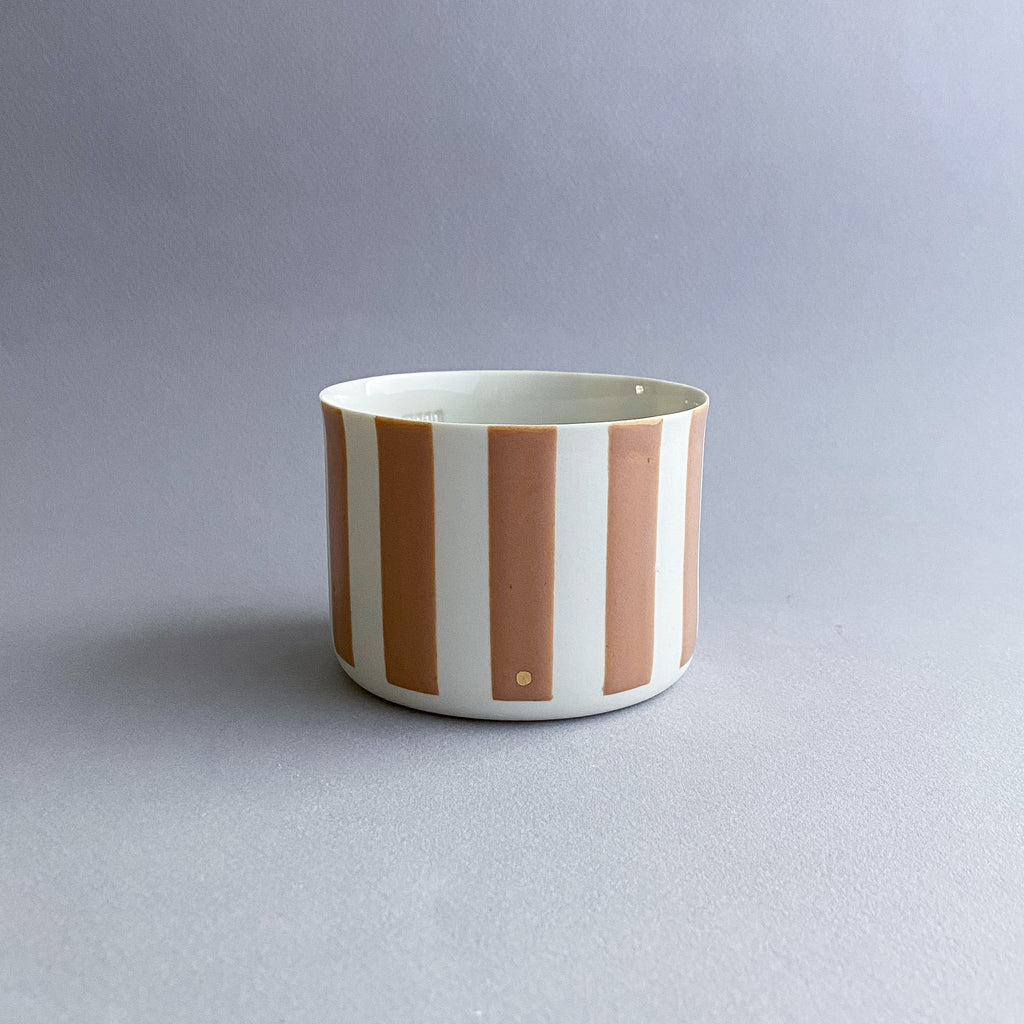 classic M - white/nude/gold - vertical