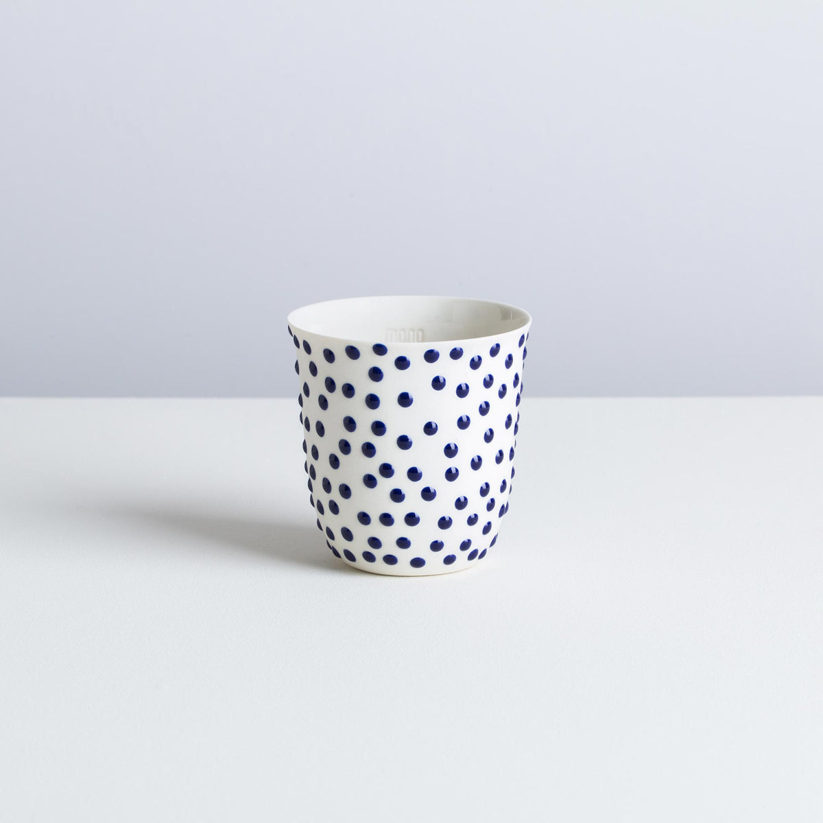 gong - white/navy blue - dot