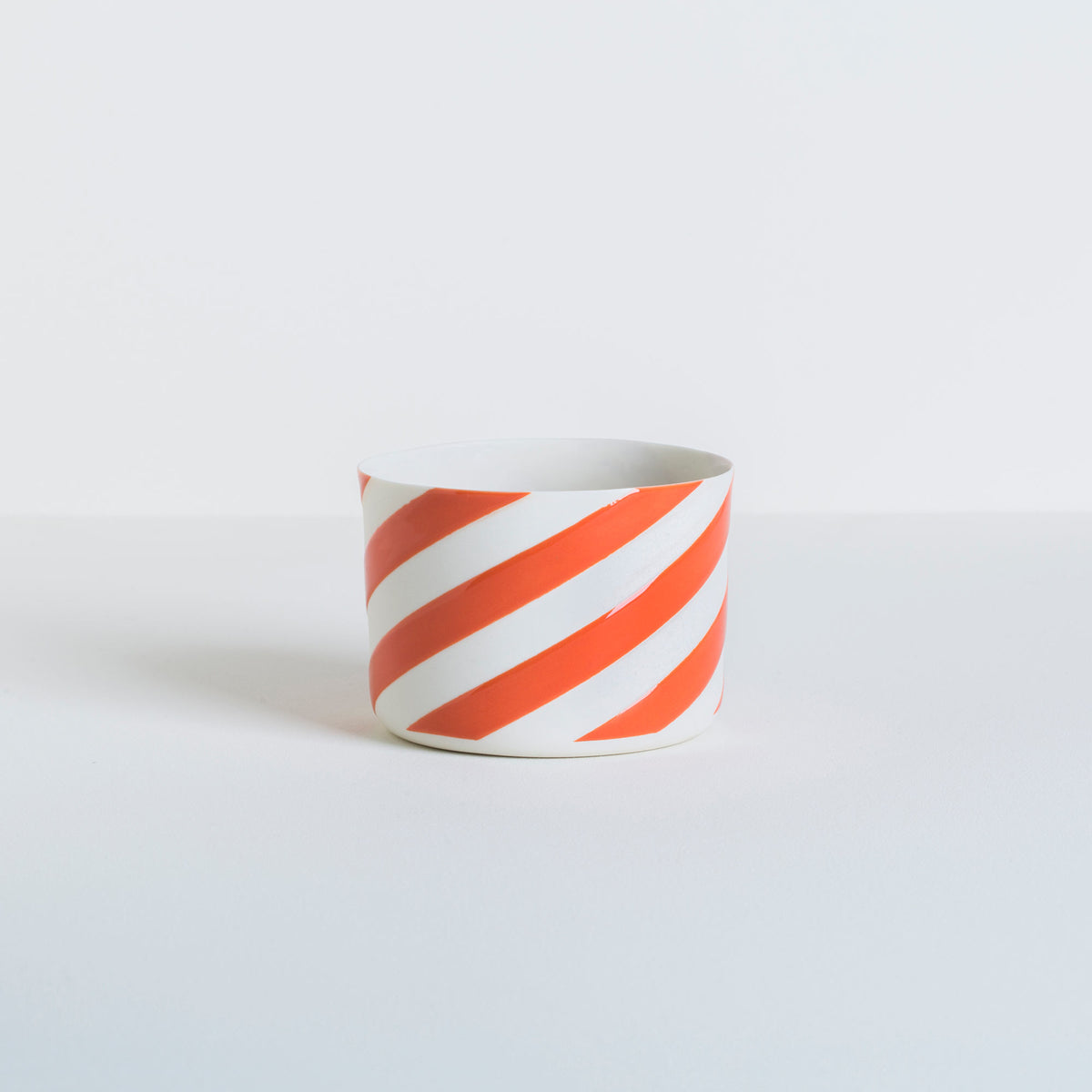 classic M - white/coral / diagonal