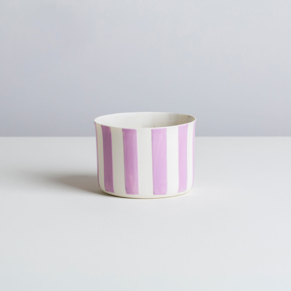 classic M - white/lilac - vertical