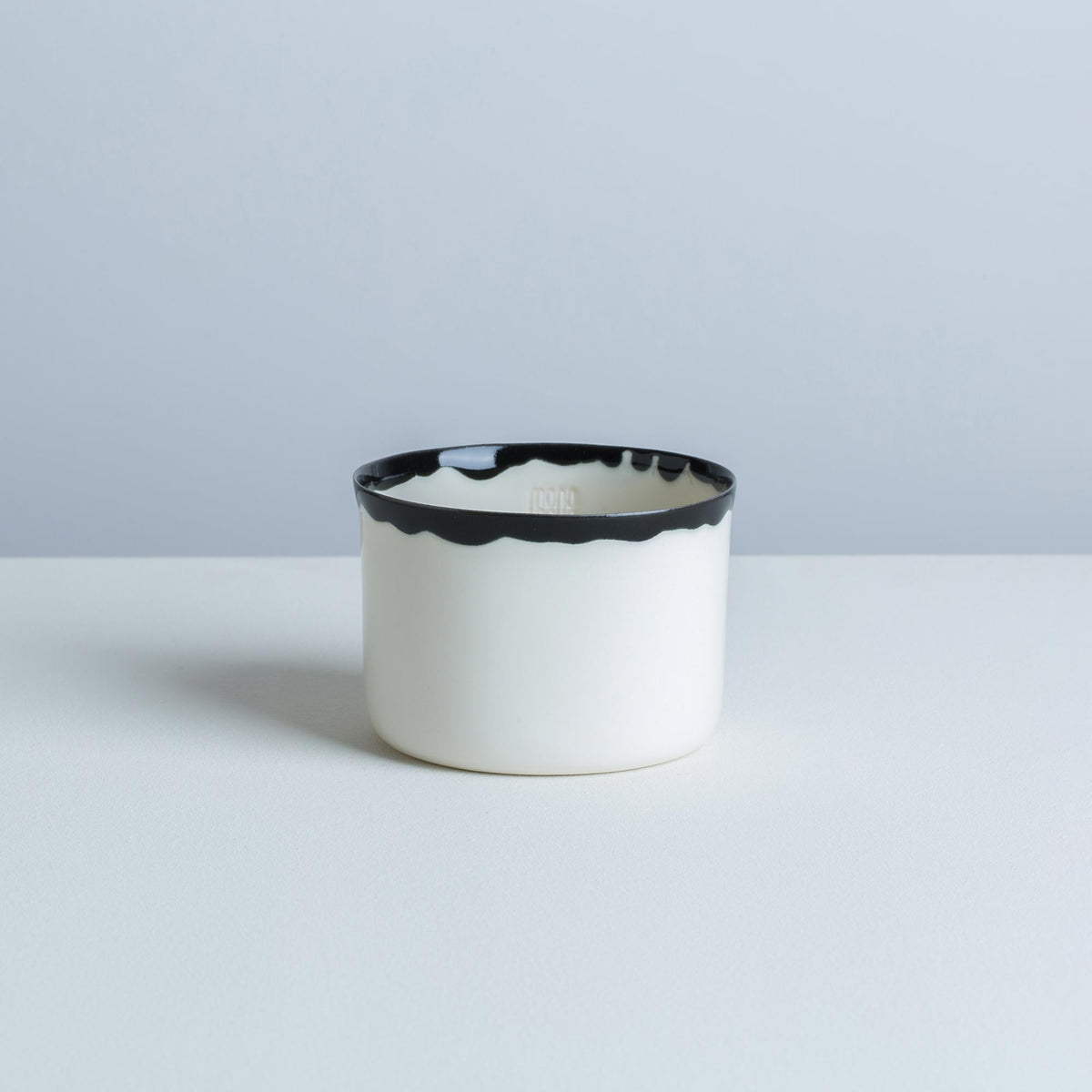 classic M - white/black - rim