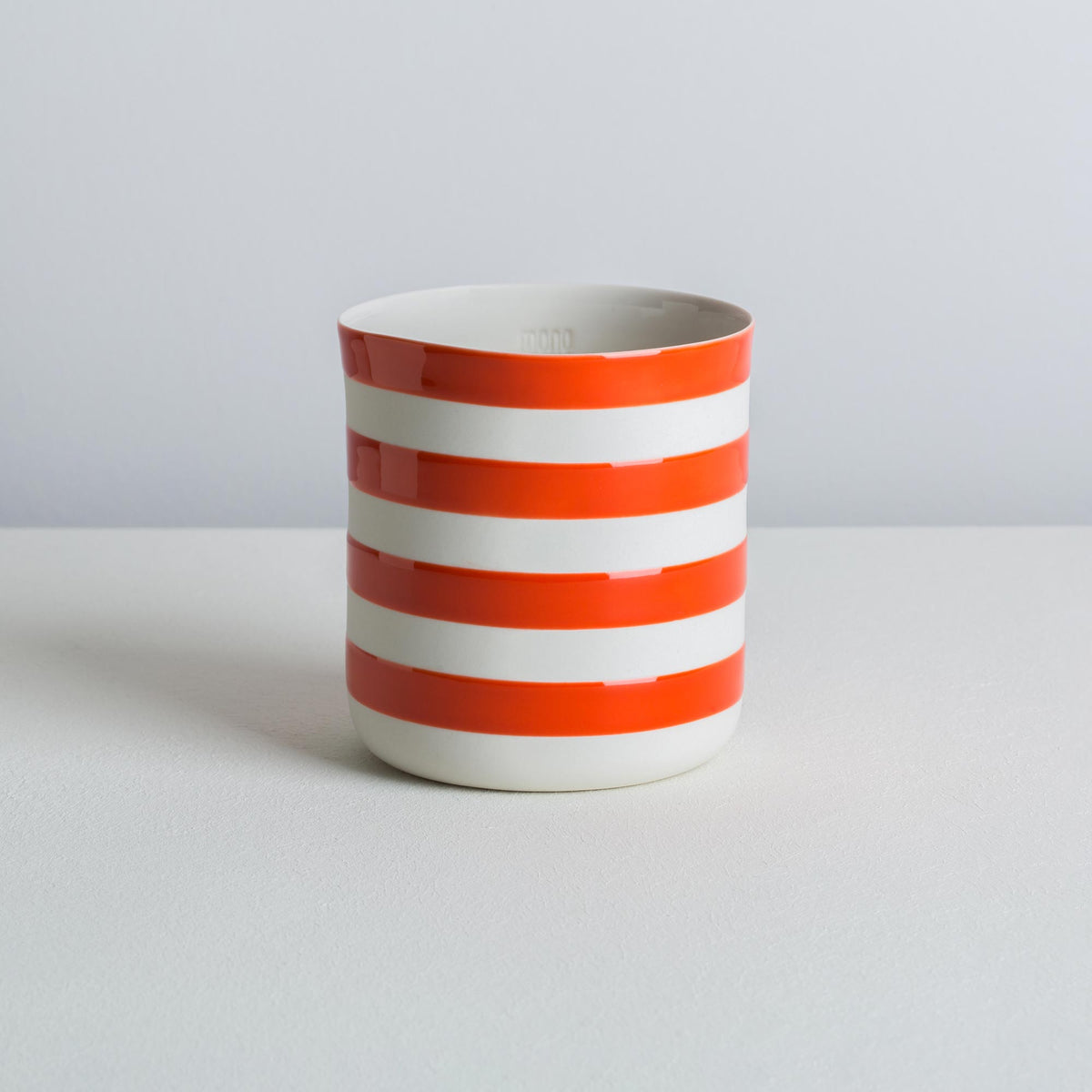 classic L - white/scarlet - horizontal