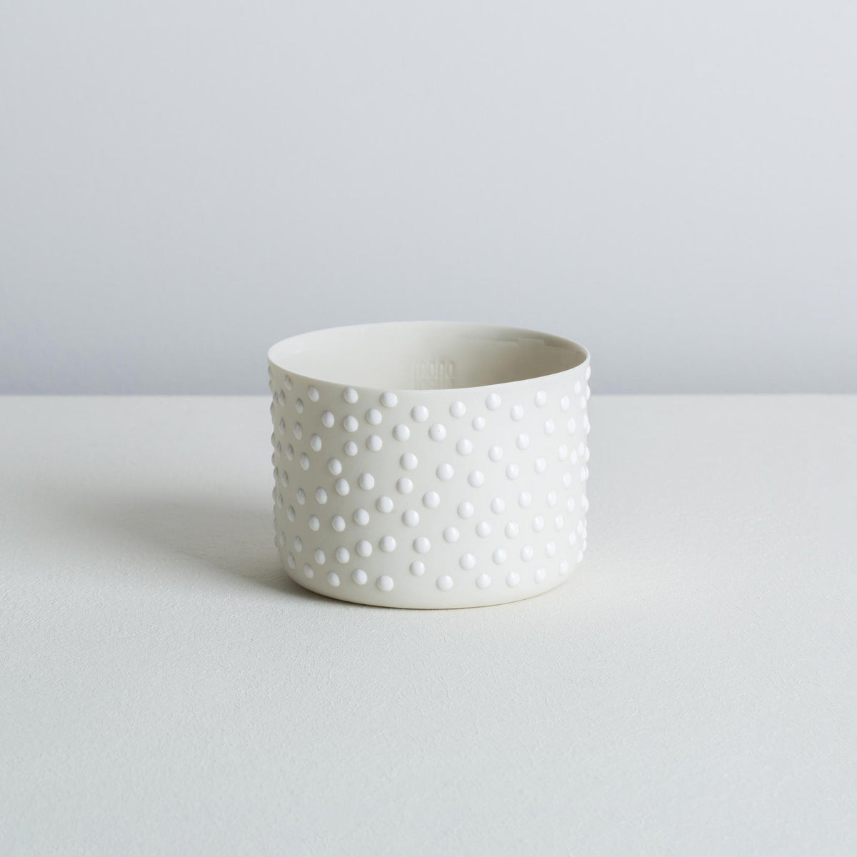 classic M - white/white - dot