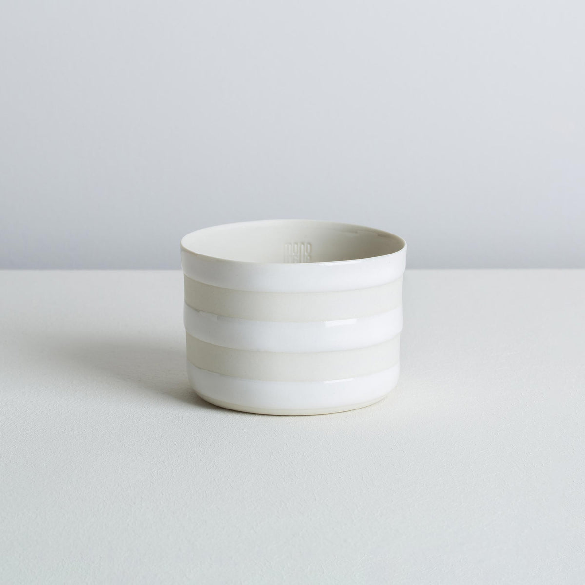 classic M - white/white - horizontal