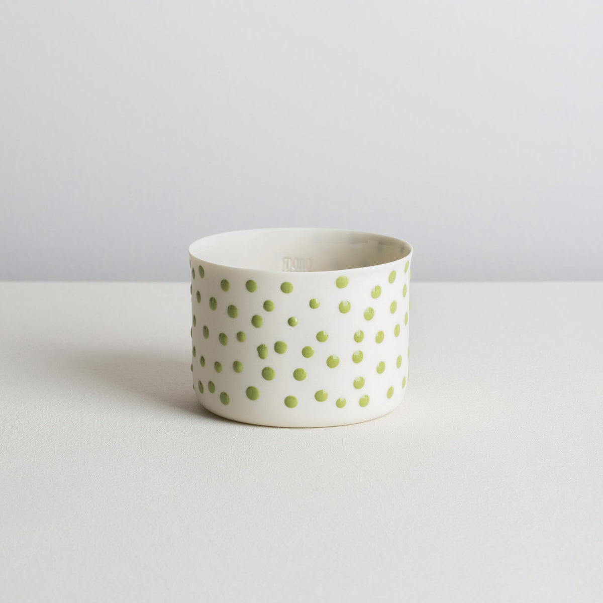 classic M - white/pistachio - dot