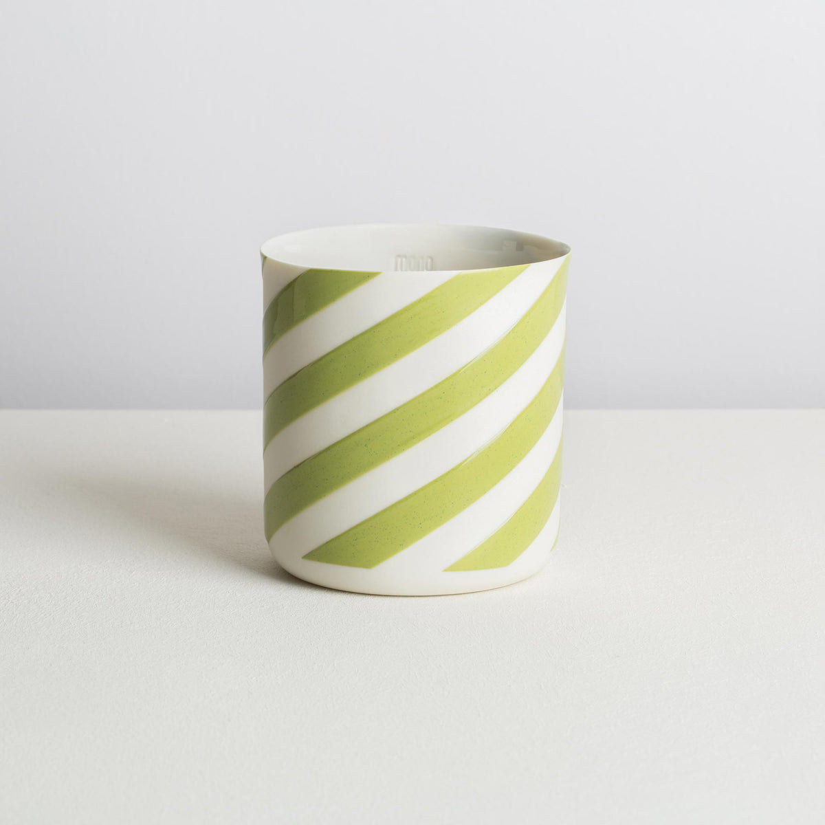 classic L - white/pistachio - diagonal